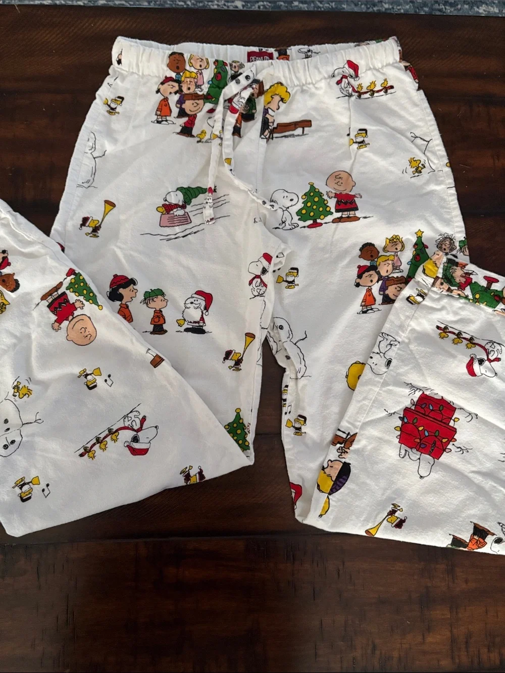 Peanuts White Kids Pajama Set with Holiday Character Print